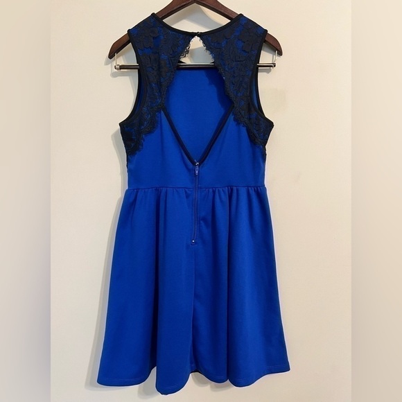 YA LOS ANGELES Women’s Fit & Flare Blue Lace Mini Sleeveless Dress Juniors L - Picture 10 of 16